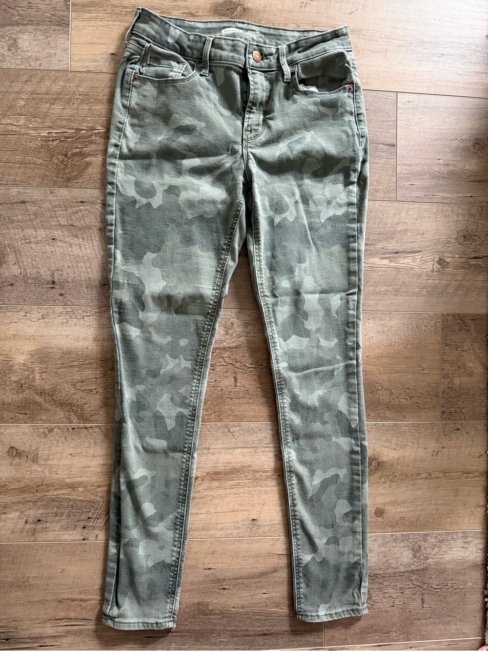 Old Navy Olive Green Floral Camo Rockstar